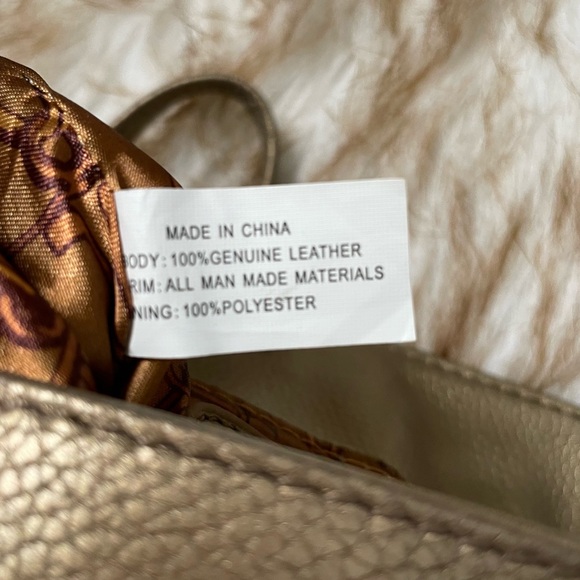 Tignanello pebbled leather gold metallic convertible strap purse - Picture 3 of 10